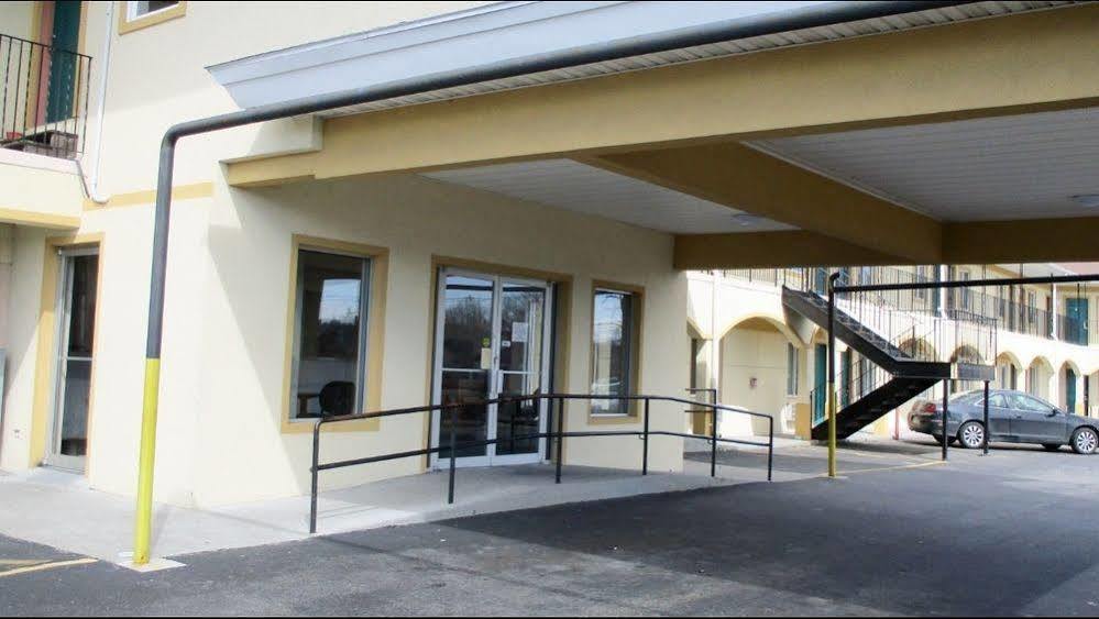 Somerset Orbits Inn מראה חיצוני תמונה