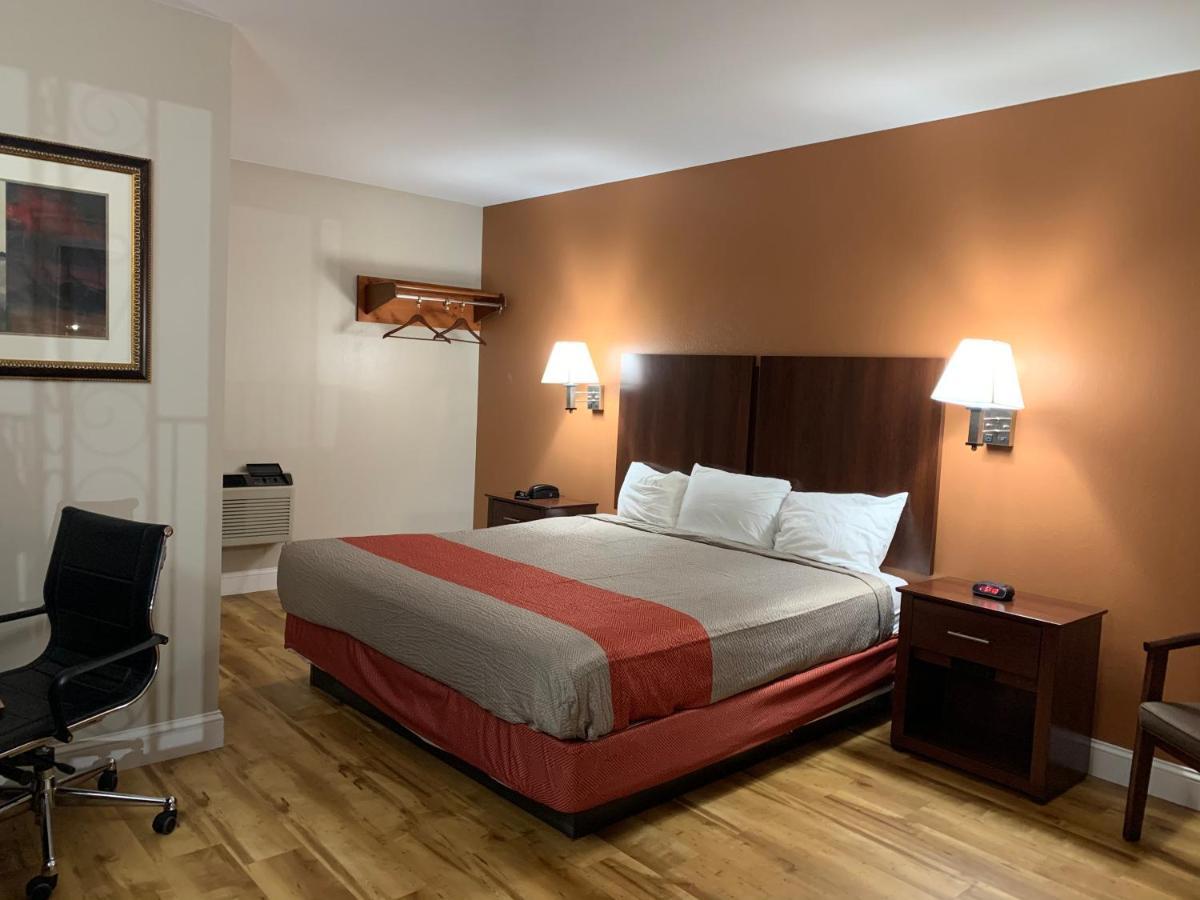 Somerset Orbits Inn מראה חיצוני תמונה